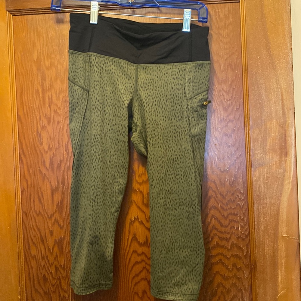 Lululemon army green &black leggings